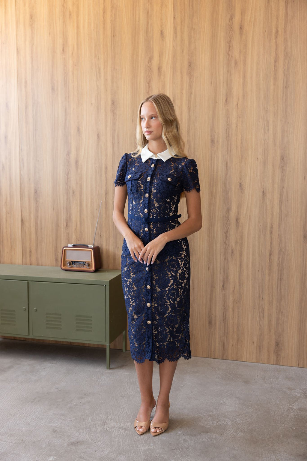 NAVY LACE CONTRAST COLLAR MIDI DRESS