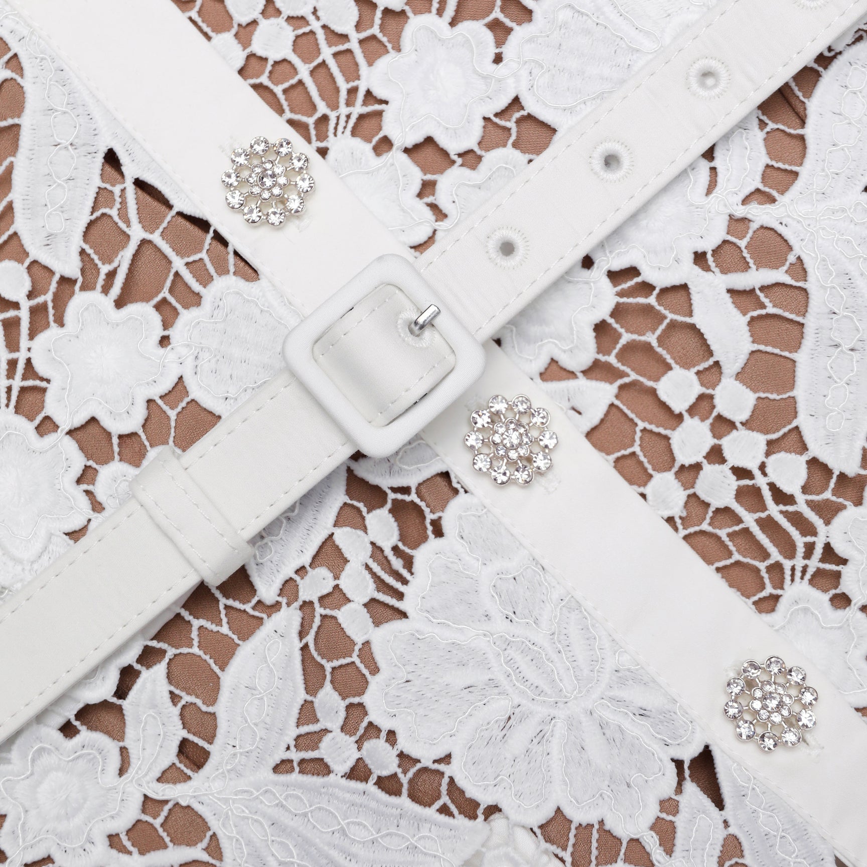 WHITE LACE COLLARED MIDI DRESS
